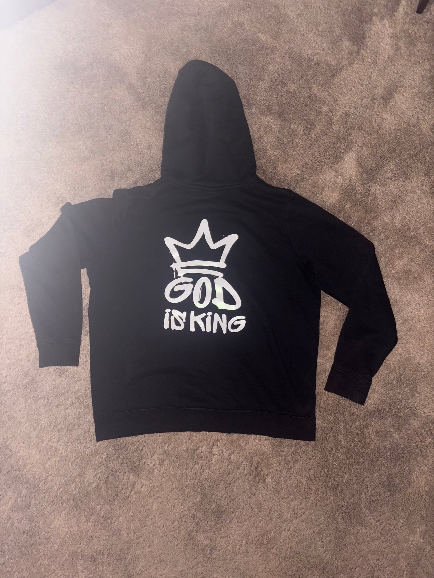 God is King hoodie (black)